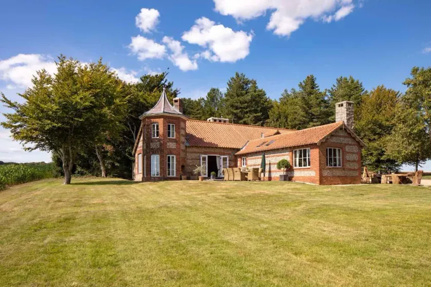 4 bedroom stunning rural position near Jurassic coast ! - Image 1