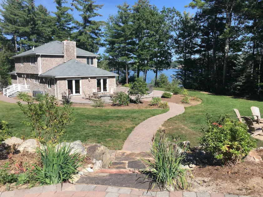 Accueil au bord du lac, motoneigistes et skieurs de fond Paradise! - Image 1