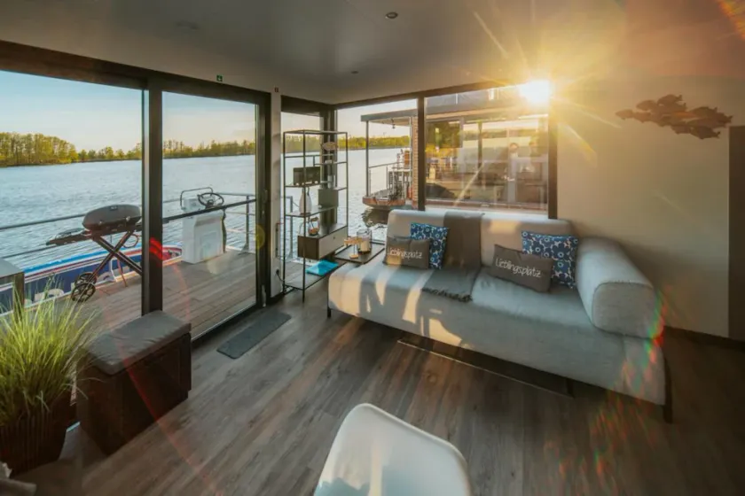 Havel River Houseboat - Image 1