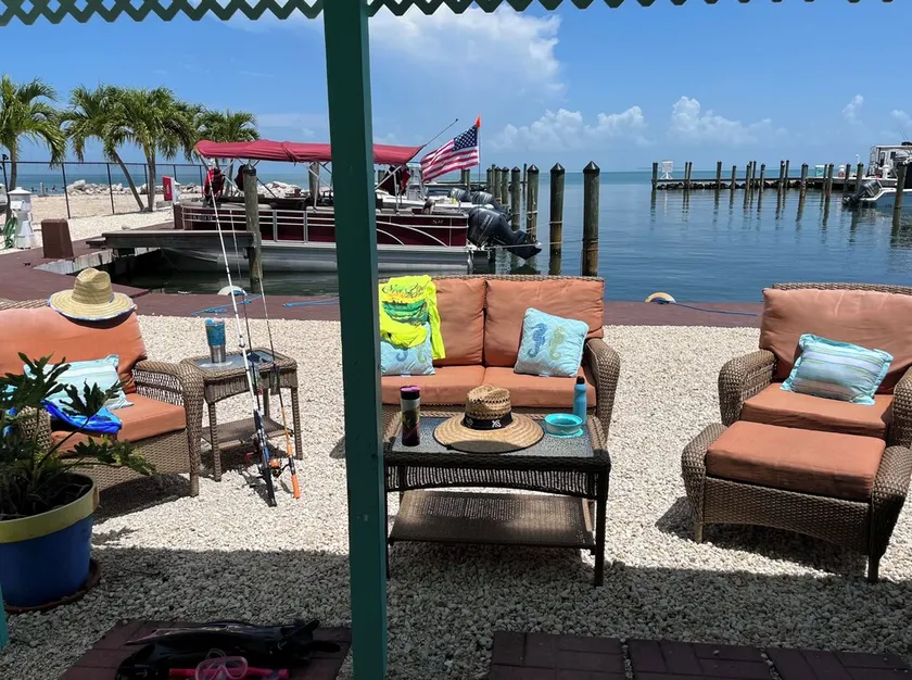 Stay where you play, On the water w/Boat dock & Trailer parking. Pet friendly! - Image 1