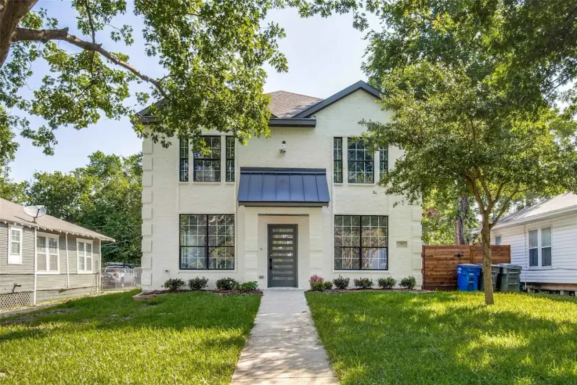 A Century Modern Luxurious Home Minutes from White Rock Lake & A Huge Backyard! - Image 1