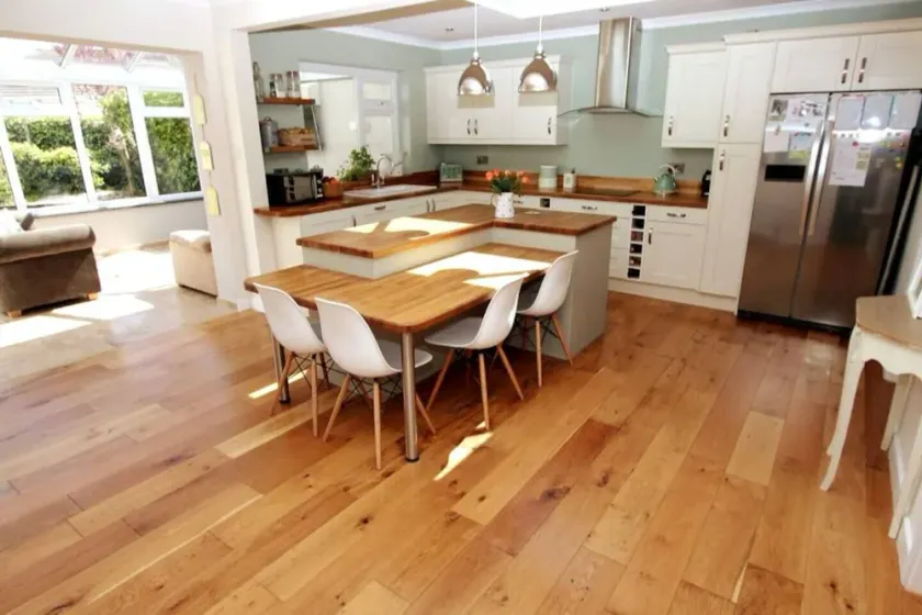 Spacious Family Holiday Property in Paignton - Image 1