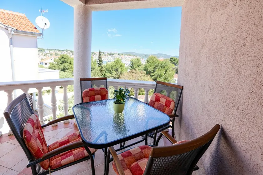 Toværelses lejlighed med terrasse og havudsigt Jezera, Murter (A-5121-b) - Image 1