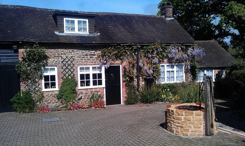 Charming Grade II Listed Cottage - Image 1