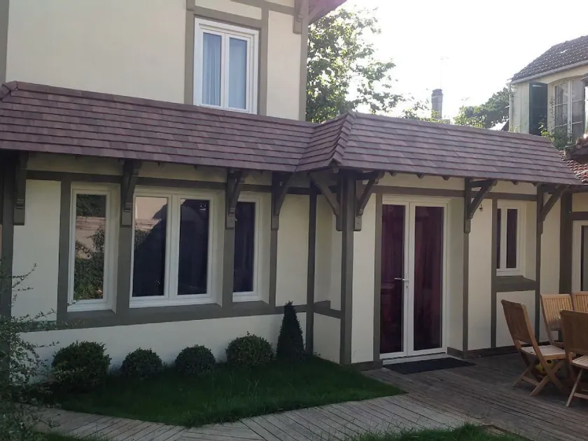 SUPERB CHARMING HOUSE IN THE CENTER OF DEAUVILLE, WITH GARDEN - Image 1