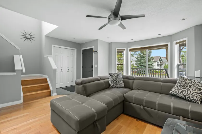 Hidden Haven - Renovated 3Bdrm 2.5Bath in Quiet Neighborhood - Image 1