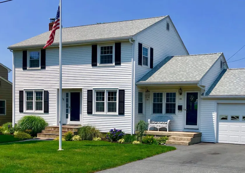 NEW! Comfort, Spacious 2300sqft, minutes to Newport  - Image 1