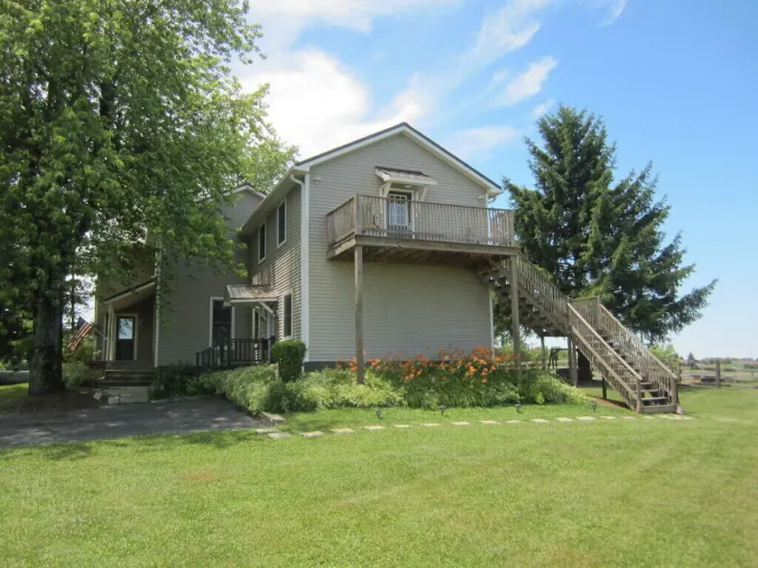 The Nigh Place, Studio Apartment, King Bed, 55\"TV - Image 1