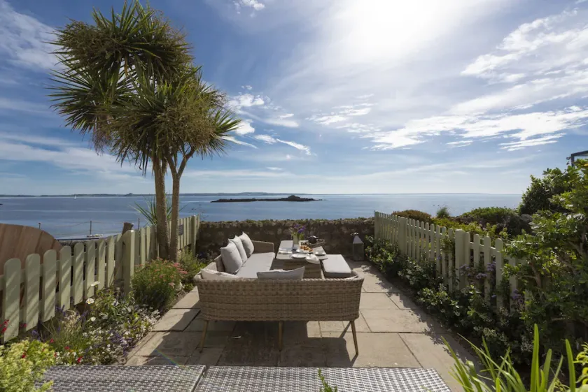 Mariners Cottage -  a beautifully refurbished pet friendly 18th Century fisherman's cottage with sea - Image 1