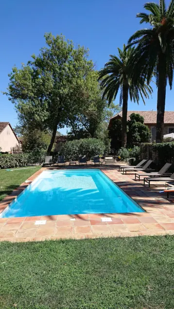 Trevlig villa i renoverade hus i vingårdarna i 5 'i St Tropez - Image 1