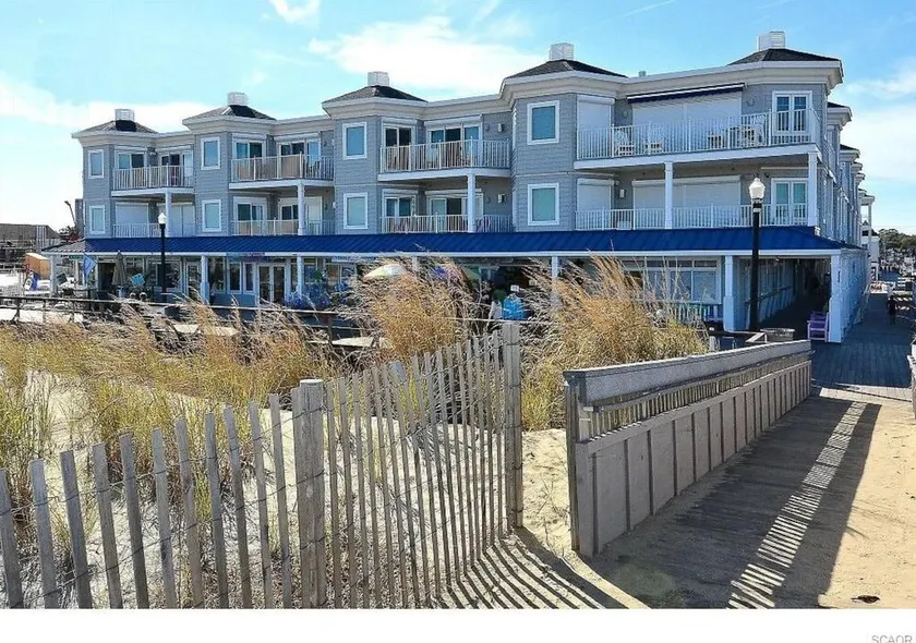 3BR / 3BA OCEANFRONT Condo på Bethany Boardwalk med en pool - Image 1