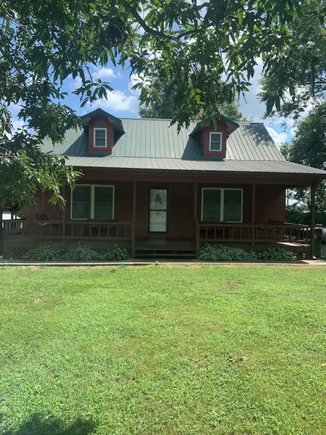 Cedar Mountain Lodge - Image 1