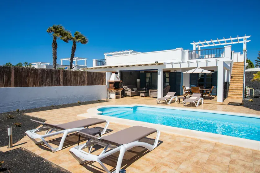 Fabulous Modern Villa with private heated pool. - Image 1