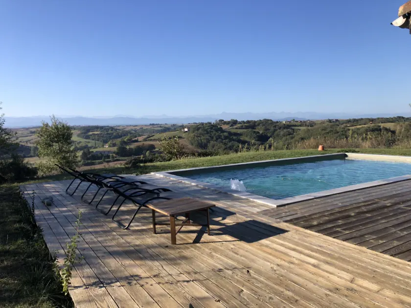 Casa no campo, piscina natural, vistas deslumbrantes sobre os Pirinéus à distância - Image 1