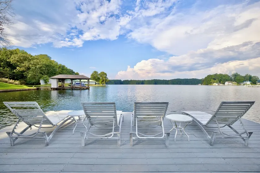 Peaceful Lakefront, Spectacular View, Spacious 2 Level, 30 Min from Auburn - Image 1