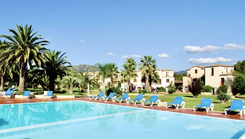 Residence con piscina a 250 mt dal mare - Image 1