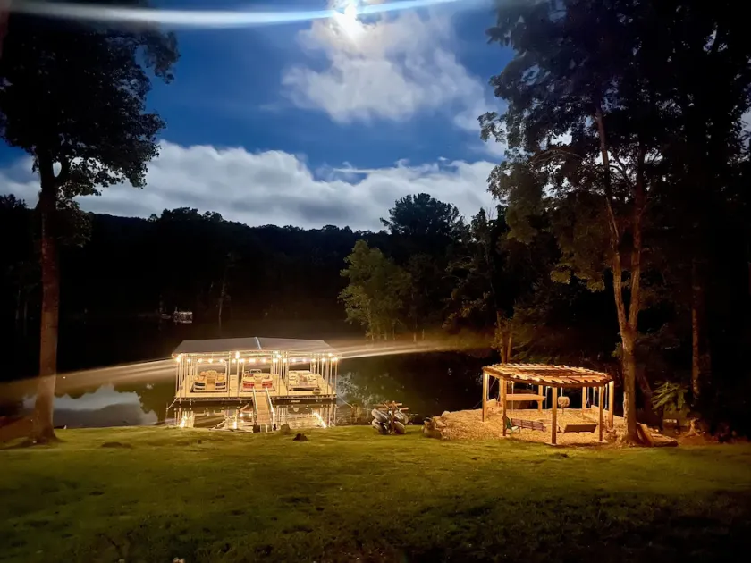 “Twin Timbers” 11 bdrm,sleeps 38! hotubs, docks, 3 firepits, sxs, optional boats - Image 1