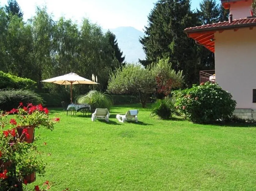 Laura's House, 50 meters from the lake and the beach - Image 1