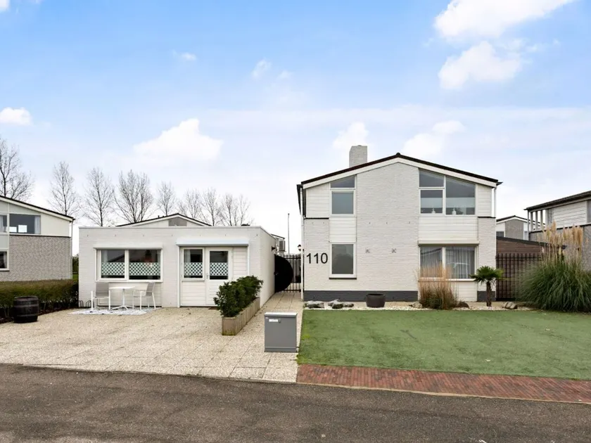 Detached luxury beach house. various terraces and winter garden - Image 1