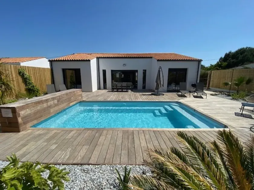 Maison contemporaine avec piscine privée à Saint-Denis-d'Oléron - Image 1