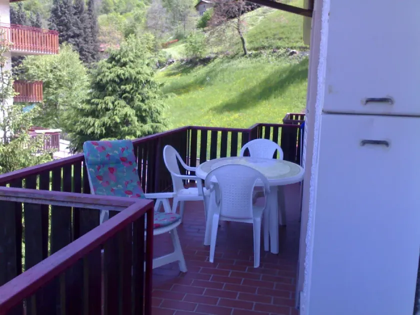 Mountain Apartment on the Ski Slopes - Image 1