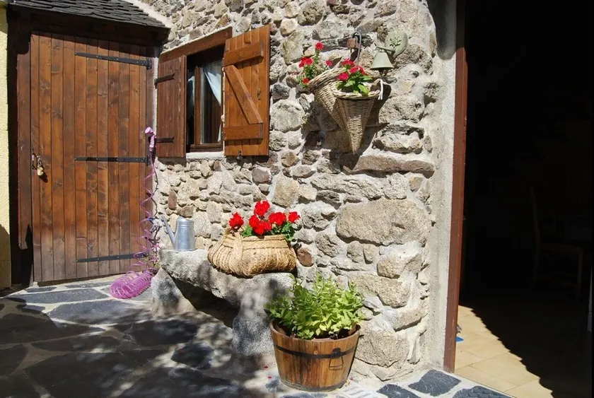 House 2 rooms Rustic, closeThermal Baths, Private Patio, BBQ and Views - Image 1