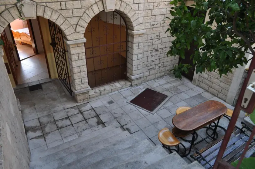 Adapted house in a Mediterranean style, children u. Pet friendly, very good nature - Image 1