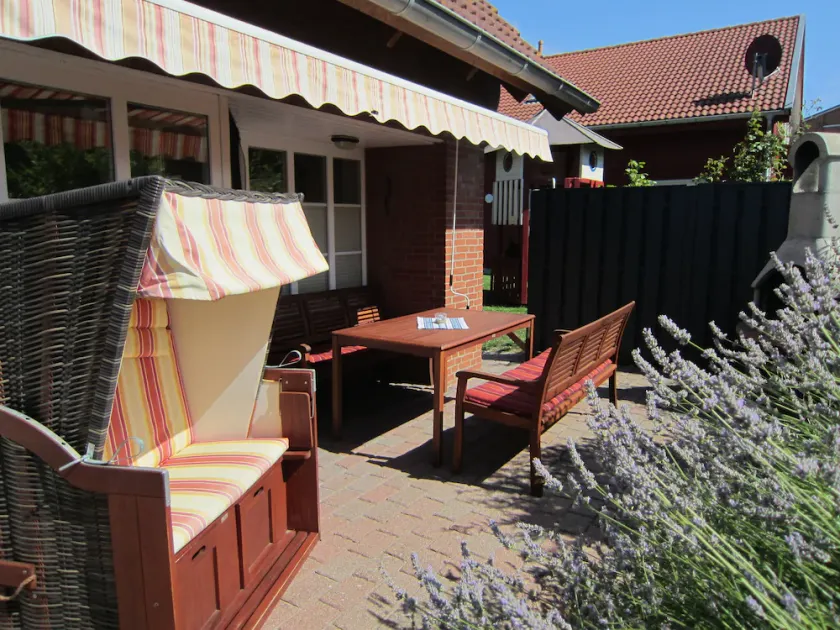 Cozy vacation home with garden and terrace on Fehmarn on the Baltic Sea with dog - Image 1