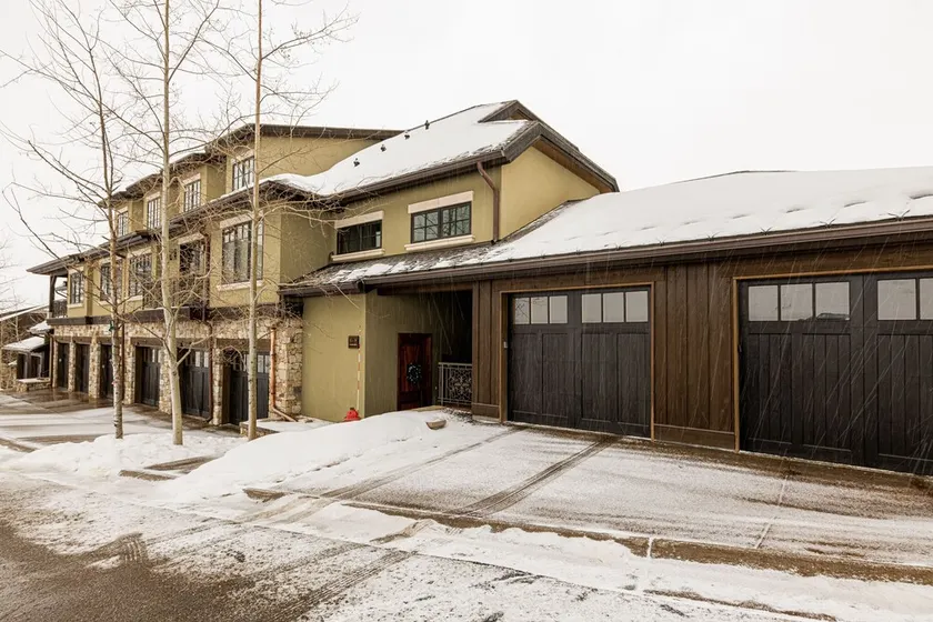 Grand appartement en copropriété adapté aux familles avec barbecue et jacuzzi | Vue montagne | À côté du ski | Avec animaux admis - Image 1
