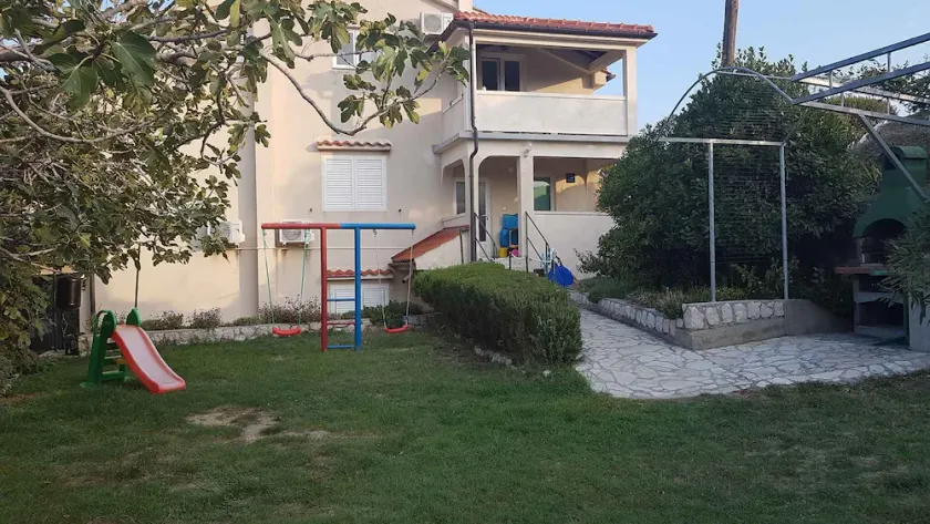 Holiday apartment with air conditioning and terrace - Image 1