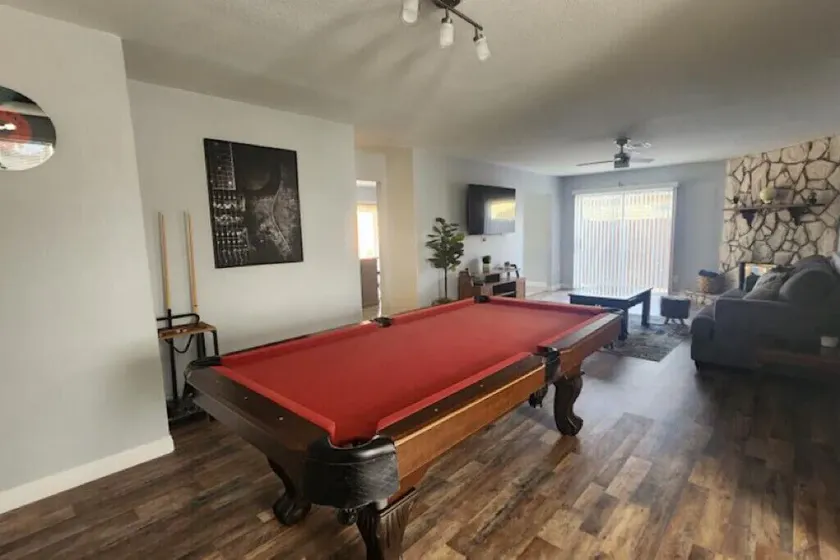 3 bedroom w Swimming pool and billiards table - Image 1