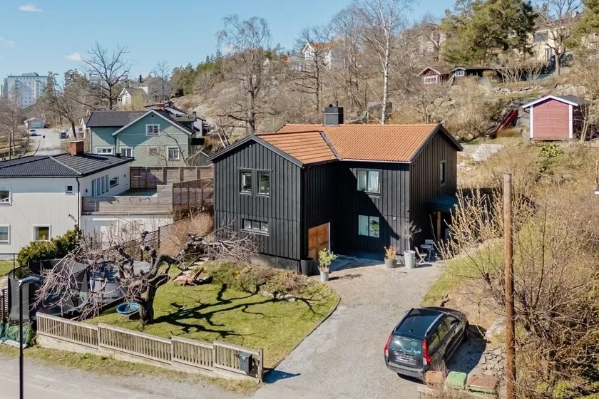 Family friendly house 10 minutes from Stockholm City and Nature reserves. - Image 1
