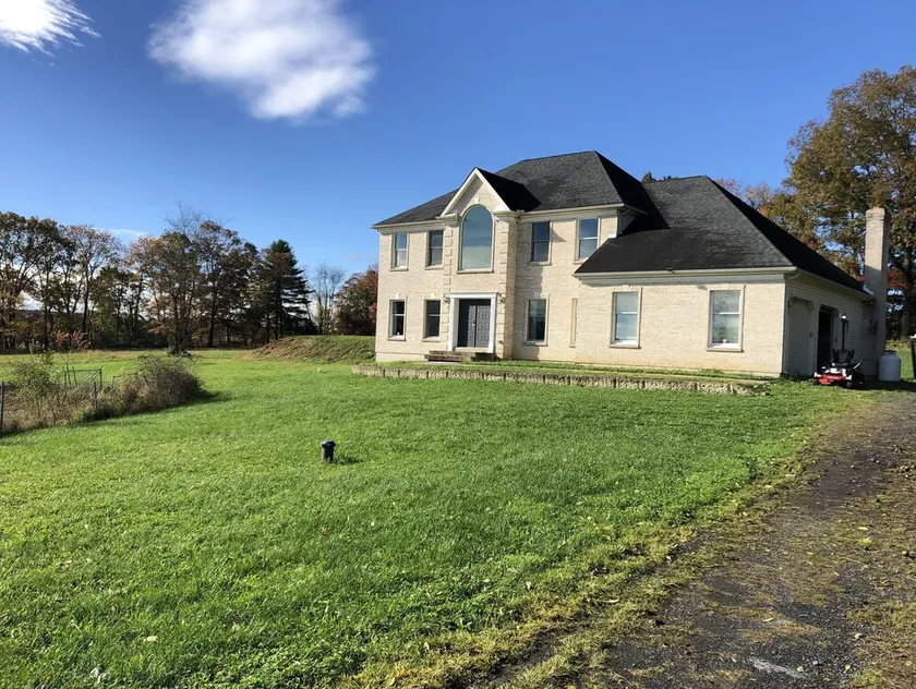 Big And Spacious 5-Bedroom With Outdoor Pool in Kunkletown near Blue Mountain - Image 1