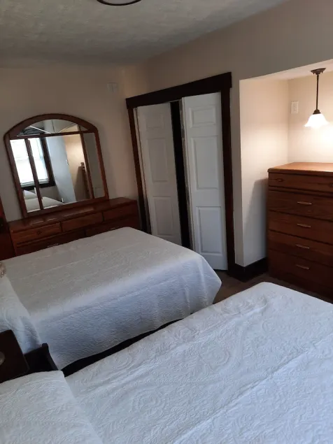 Sha-Ron's Place 2 bedroom home in McKees Rock, Pittsburgh  - Image 1