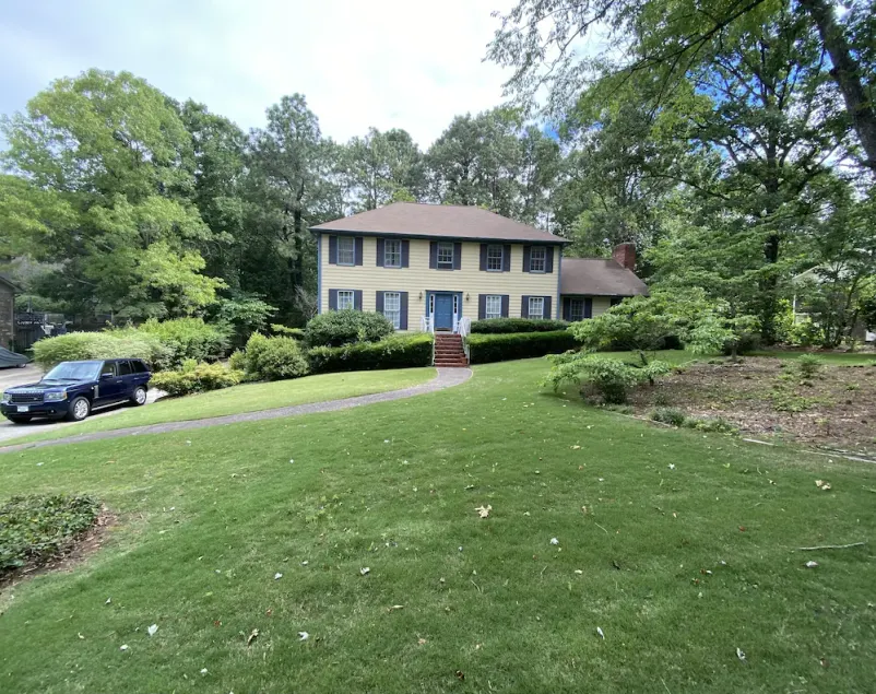 Large comfortable house, close to everything. Single Family Only - Image 1