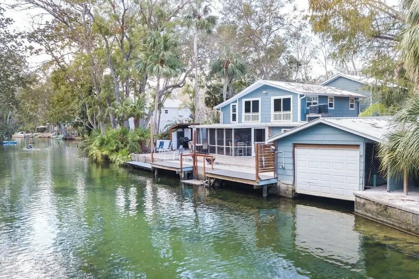 Smukke River Front Home-Best på Weeki Watchee - Image 1