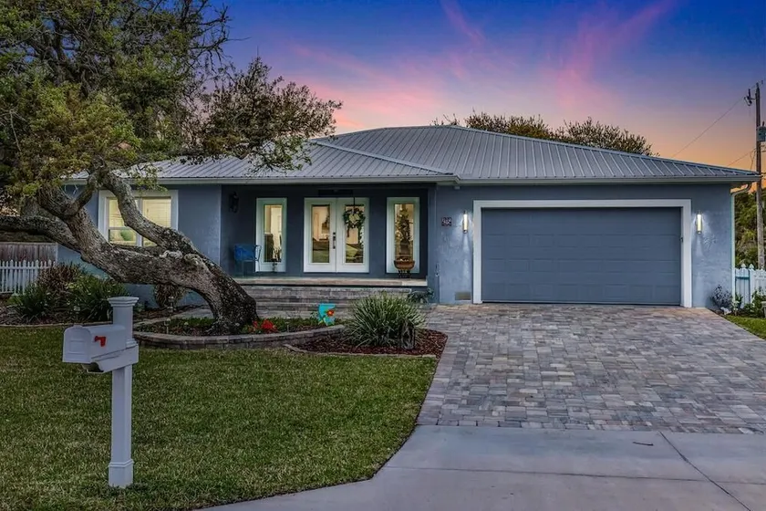 Spacious High Quality New Home - 1 Block to the Beach - 1 Pet Friendly - Image 1