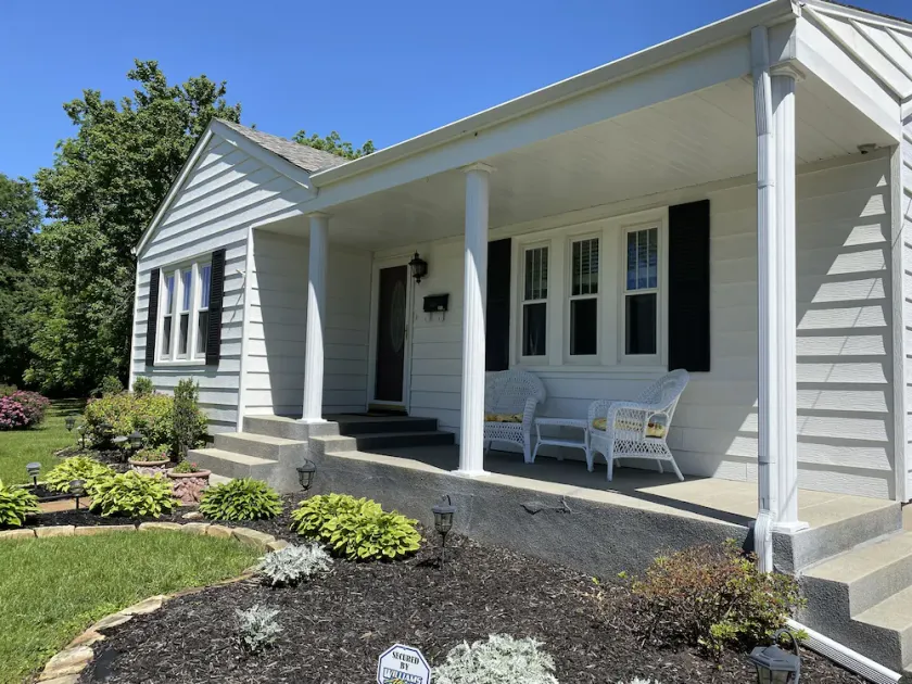 Dewey Cottage - Central to All of SEMO Adventures - Image 1