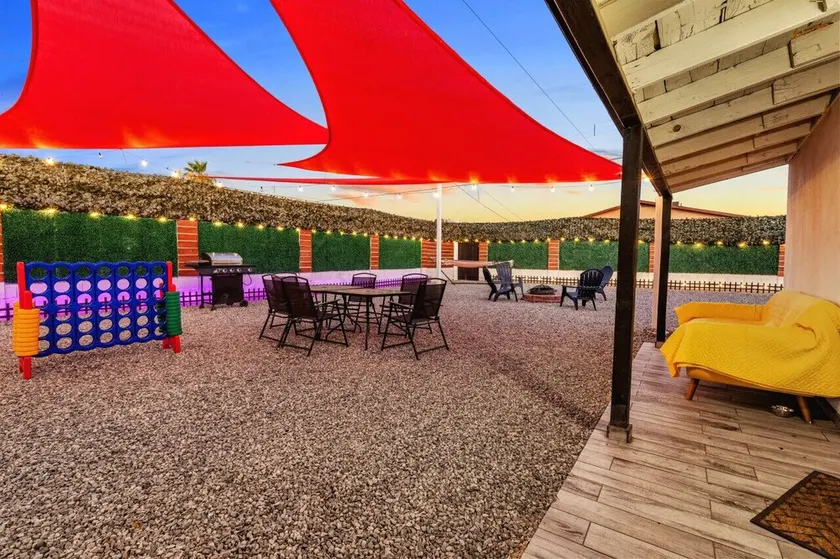 Phoenix Retreat - 1 Bedroom King Suite with 2 Smart TVs - 10 min from Airp - Unit B - Image 1