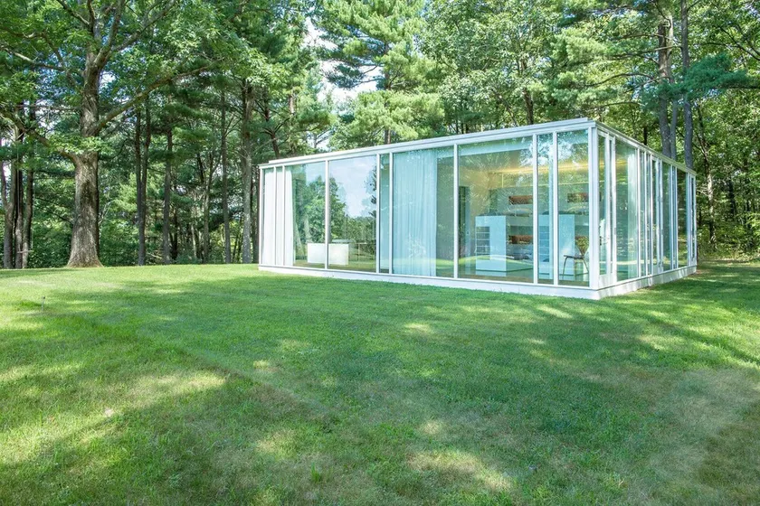 Modern Glass House designed by renowned architect Thomas Phifer - Image 1