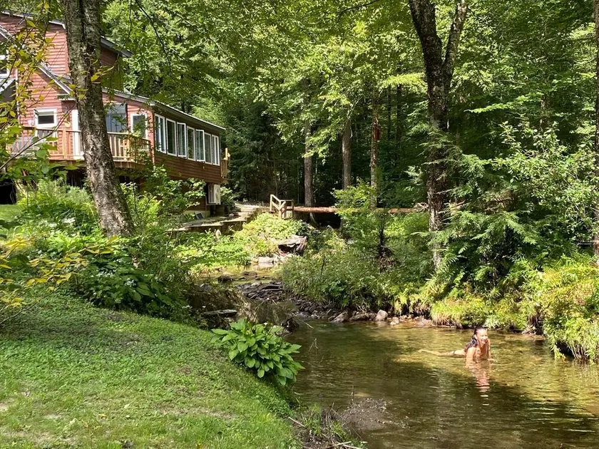 Gorgeous Home on 10 Acres w/ Brook - SLEEPS 2-4 - Image 1