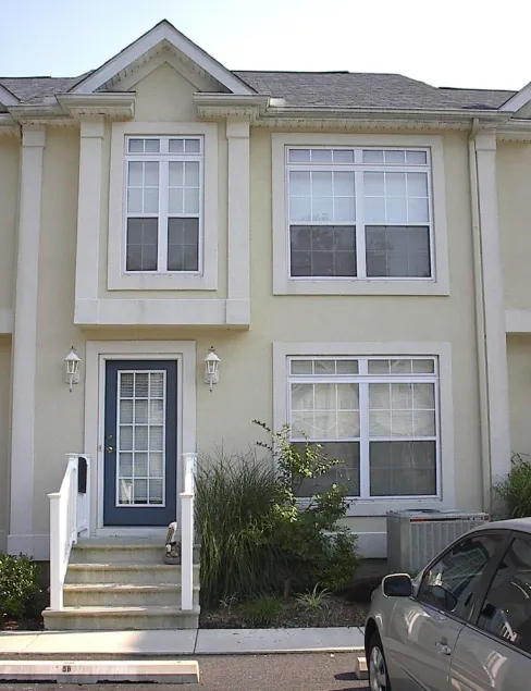Lovely 3 Br, 2 1/2 Bath, Minutes To The Beach with pool - Image 1