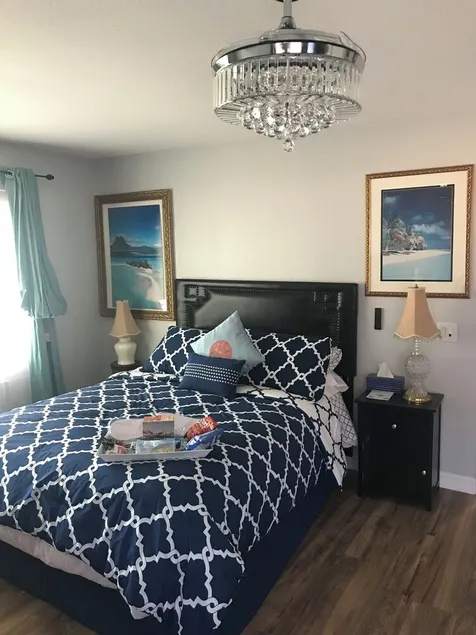 Romantic Coastal Private Room - Image 1