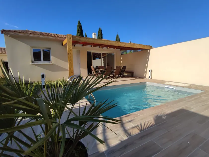 Villa in Provence with private pool 10Km from Avignon Family, sun and relaxation - Image 1
