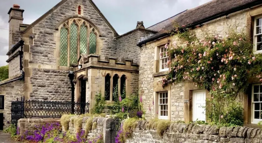 Peak District - 2 Beds - Sleeps 4 - Pet Friendly - Image 1