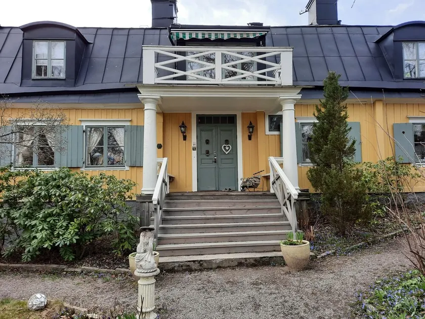 Historical Home in World Heritage Site - Image 1