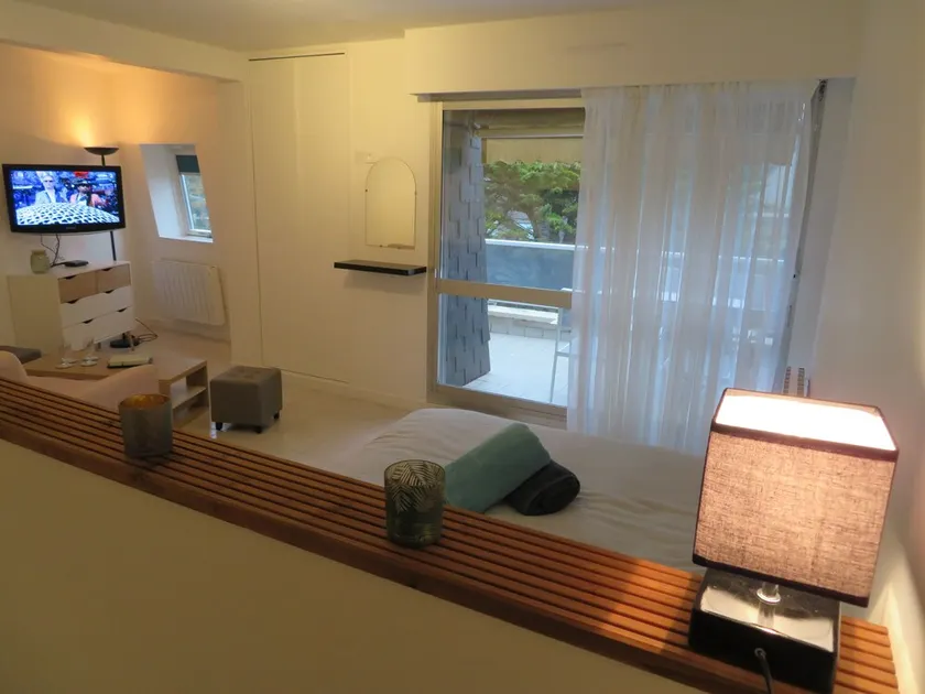 SPACIOUS STUDIO WITH BALCONY with small sea view - Image 1