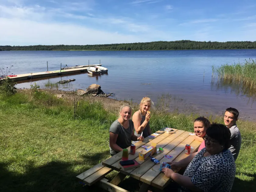 Ferienhaus am See mit Boot, Glasfaser-Internet, Sat TV, Spülmaschine, Ofen ... - Image 1