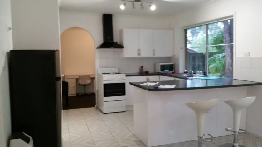 Logan Hospital Dreamworld. Tamborine.   upmarket area 3 bed furnished, ask pets. - Image 1