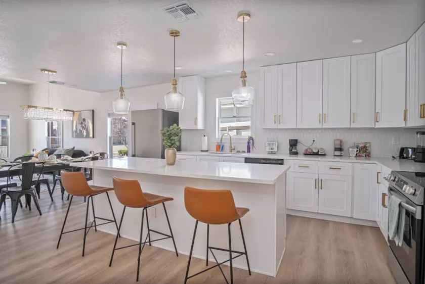 Create Memories 4BR3BA Near Riverwalk Downtown - Image 1